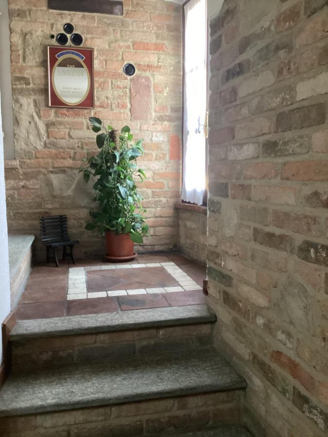 Holiday House Antica Dimora Soggiorni In Langa Centro Storico La Morra Exterior foto